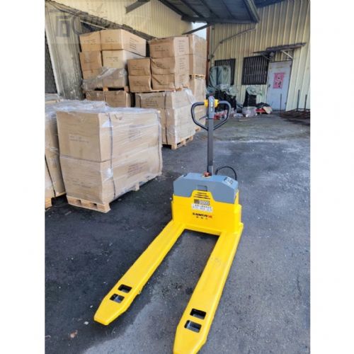 3000KG半自動拖板車