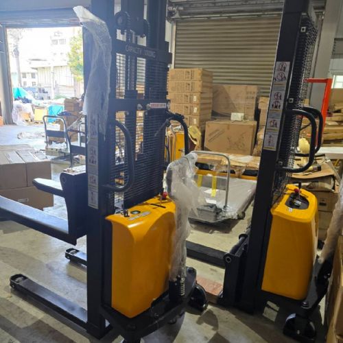 TIG啟思工業 電動堆高機/堆高機/半電動堆高機 1000KG 充電110V 另售 升降台車 捲揚機 吊車