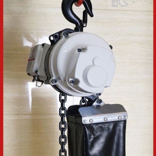 TIG 啟思工業 :鏈條吊車/500 1000kg吊車/模具吊車/小金剛/ 吊車/電動吊車/單相220V 110V 電壓