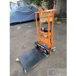 TIG啟思工業 250KG半自動堆高機