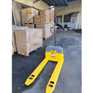 3000KG半自動拖板車