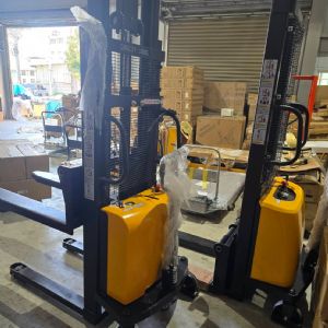 TIG啟思工業 電動堆高機/堆高機/半電動堆高機 1000KG 充電110V 另售 升降台車 捲揚機 吊車