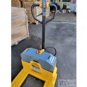 3000KG半自動拖板車