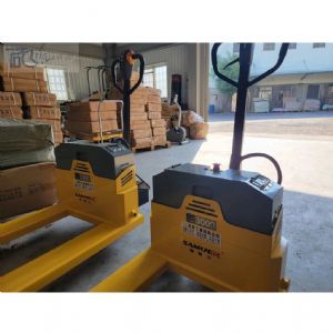 3000KG半自動拖板車