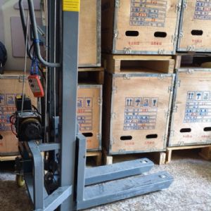 TIG啟思工業 堆高機/自動堆高機/隨車堆高機/隨車搬運機/喜目雷客車/拖板車/300KG堆高機